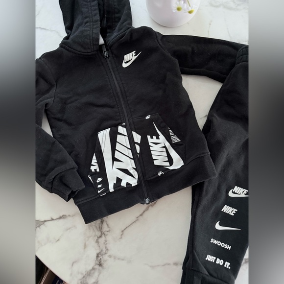 Nike Black Hoodie and Joggers Set - Picture 4 of 8